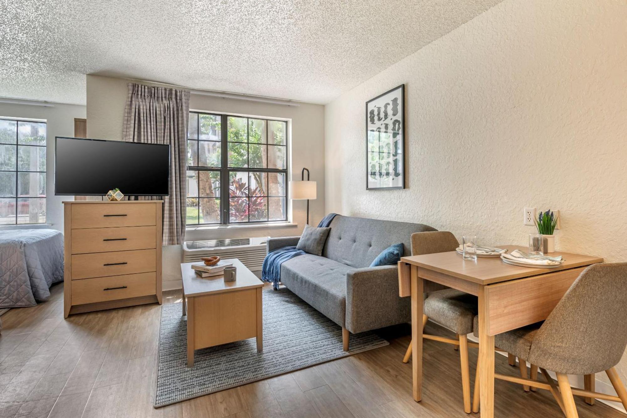 Intown Suites Extended Stay Fort Myers Fl Eksteriør billede